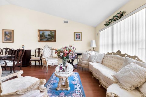 Villa ou maison à vendre à Kissimmee, Floride: 3 chambres, 156.26 m2 № 2431252 - photo 5