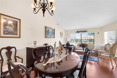 Villa ou maison à vendre à Kissimmee, Floride: 3 chambres, 156.26 m2 № 2431252 - photo 13