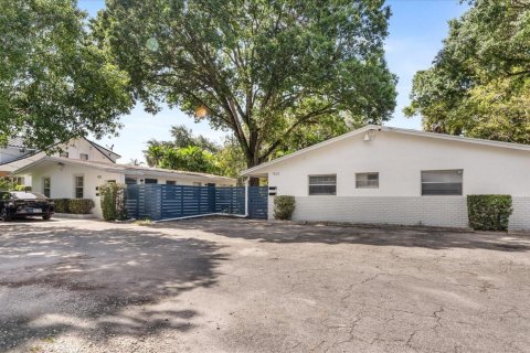 Commercial property in Fort Lauderdale, Florida 298.4 sq.m. № 2181117