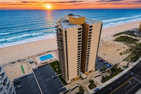 Condo in Daytona Beach Shores, Florida, 2 bedrooms № 2239753