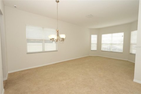 Villa ou maison à vendre à Orlando, Floride: 4 chambres, 234.39 m2 № 2400091 - photo 3