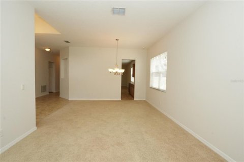 Villa ou maison à vendre à Orlando, Floride: 4 chambres, 234.39 m2 № 2400091 - photo 4