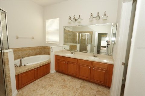 Villa ou maison à vendre à Orlando, Floride: 4 chambres, 234.39 m2 № 2400091 - photo 13
