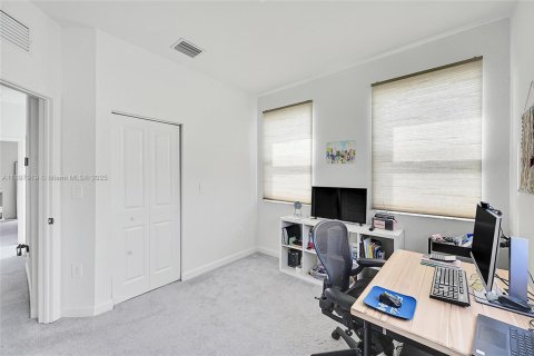 Купить таунхаус в Хомстед, Флорида 3 спальни, 153.1м2, № 2081569 - фото 27