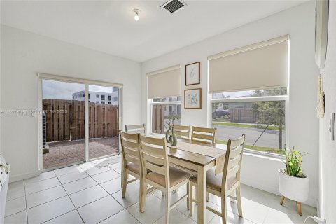 Купить таунхаус в Хомстед, Флорида 3 спальни, 153.1м2, № 2081569 - фото 14