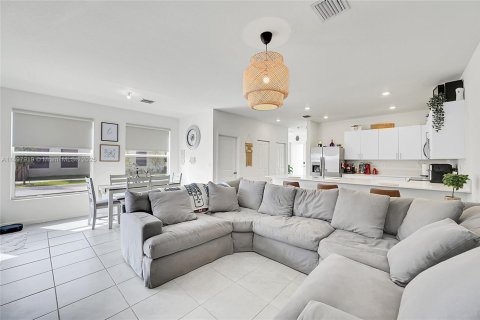 Купить таунхаус в Хомстед, Флорида 3 спальни, 153.1м2, № 2081569 - фото 16