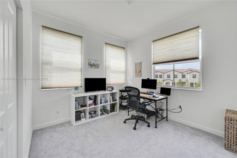 Купить таунхаус в Хомстед, Флорида 3 спальни, 153.1м2, № 2081569 - фото 25