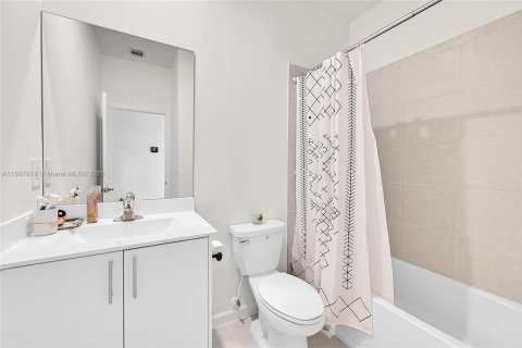 Купить таунхаус в Хомстед, Флорида 3 спальни, 153.1м2, № 2081569 - фото 30