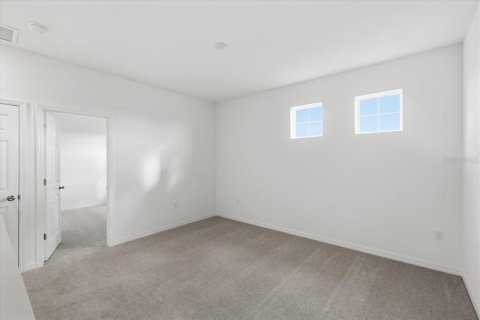 House in Haines City, Florida 4 bedrooms, 221.11 sq.m. № 2211409 - photo 9