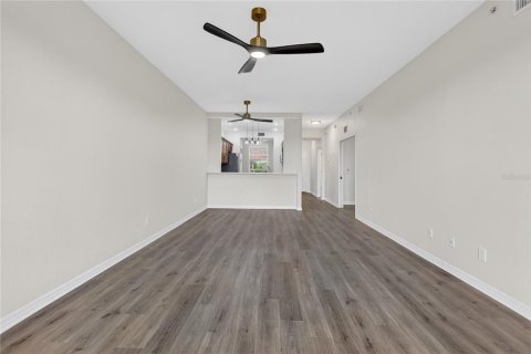 Condo in Bradenton, Florida, 2 bedrooms № 2203614 - photo 10