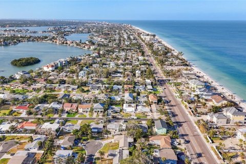 Casa en venta en Belleair Beach, Florida, 3 dormitorios, 173.08 m2 № 1657204 - foto 11