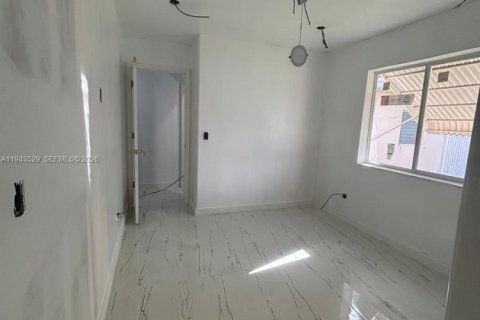 Villa ou maison à louer à Miami, Floride: 3 chambres, 91.14 m2 № 2001308 - photo 10