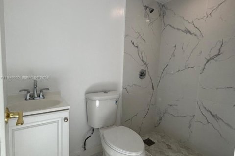 Villa ou maison à louer à Miami, Floride: 3 chambres, 91.14 m2 № 2001308 - photo 8