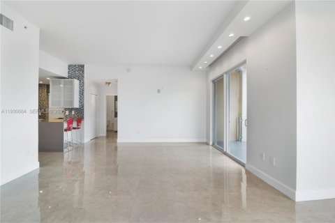 Condominio en venta en Miami, Florida, 2 dormitorios, 113.25 m2 № 1989689 - foto 5