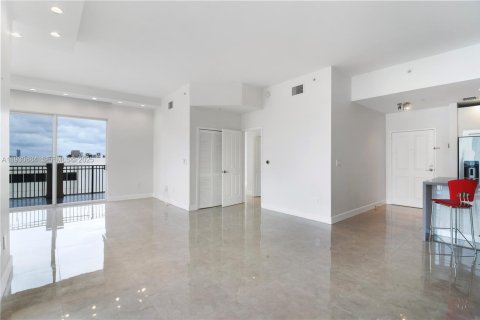 Condominio en venta en Miami, Florida, 2 dormitorios, 113.25 m2 № 1989689 - foto 4