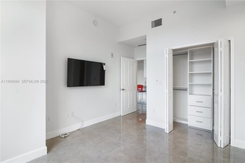 Condominio en venta en Miami, Florida, 2 dormitorios, 113.25 m2 № 1989689 - foto 19