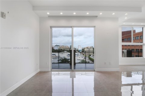 Condominio en venta en Miami, Florida, 2 dormitorios, 113.25 m2 № 1989689 - foto 9