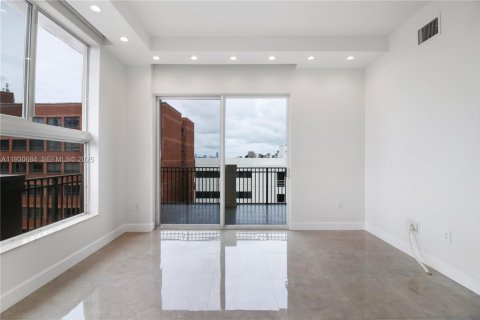 Condominio en venta en Miami, Florida, 2 dormitorios, 113.25 m2 № 1989689 - foto 16