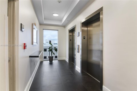 Condominio en venta en Miami, Florida, 2 dormitorios, 113.25 m2 № 1989689 - foto 25