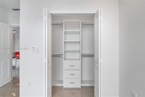 Condominio en venta en Miami, Florida, 2 dormitorios, 113.25 m2 № 1989689 - foto 20