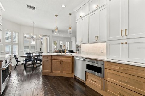 Villa ou maison à vendre à Tampa, Floride: 5 chambres, 267.65 m2 № 2395660 - photo 14