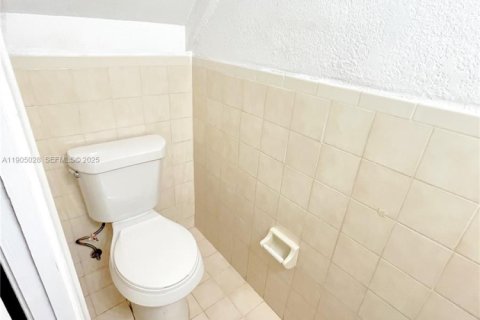 Снять в аренду кондоминиум в Хайалиа, Флорида 2 спальни, 82.13м2, № 1956355 - фото 9