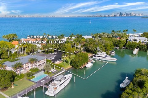Villa ou maison à louer à Key Biscayne, Floride: 7 chambres, 361.39 m2 № 1970281 - photo 26
