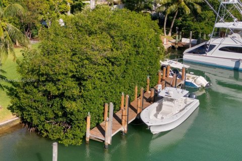 Villa ou maison à louer à Key Biscayne, Floride: 7 chambres, 361.39 m2 № 1970281 - photo 5