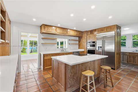 Villa ou maison à louer à Key Biscayne, Floride: 7 chambres, 361.39 m2 № 1970281 - photo 10