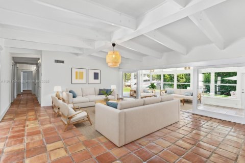 Villa ou maison à louer à Key Biscayne, Floride: 7 chambres, 361.39 m2 № 1970281 - photo 7