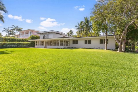 Villa ou maison à louer à Key Biscayne, Floride: 7 chambres, 361.39 m2 № 1970281 - photo 4