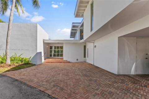 Villa ou maison à louer à Key Biscayne, Floride: 7 chambres, 361.39 m2 № 1970281 - photo 25