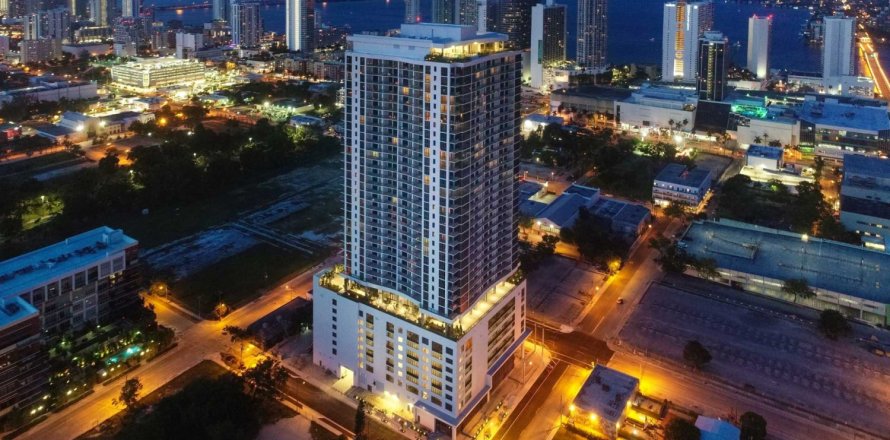 Apartment in CANVAS CONDO in Palm Beach, Florida 2 bedrooms, 97 sq.m. № 32657