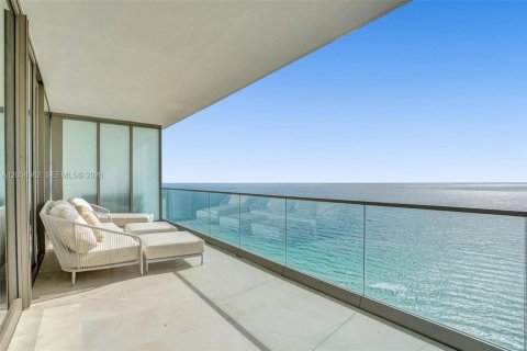 Copropriété à louer à Sunny Isles Beach, Floride: 3 chambres, 229.28 m2 № 2249009 - photo 2
