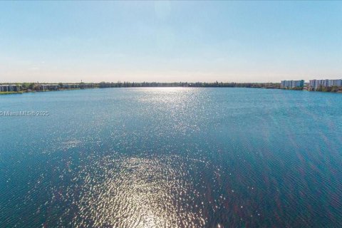 Condominio en venta en Oakland Park, Florida, 2 dormitorios, 85.47 m2 № 2054658 - foto 9