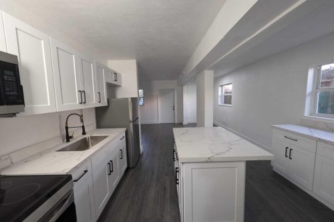 Villa ou maison à vendre à Pompano Beach, Floride: 3 chambres, 142.14 m2 № 2087051 - photo 12