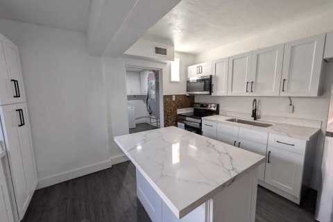 Villa ou maison à vendre à Pompano Beach, Floride: 3 chambres, 142.14 m2 № 2087051 - photo 9