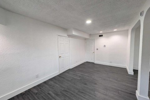 Villa ou maison à vendre à Pompano Beach, Floride: 3 chambres, 142.14 m2 № 2087051 - photo 17