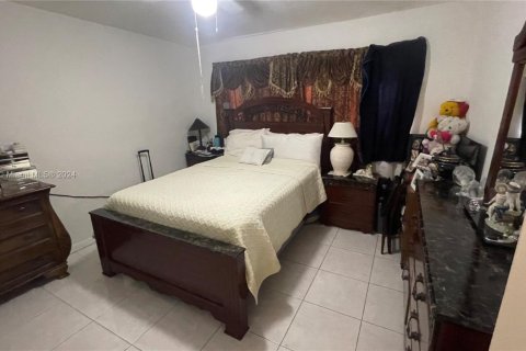 Condominio en venta en North Miami, Florida, 2 dormitorios, 116.13 m2 № 1867597 - foto 11