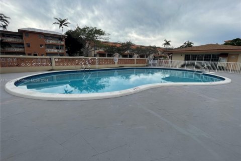 Condominio en venta en North Miami, Florida, 2 dormitorios, 116.13 m2 № 1867597 - foto 18