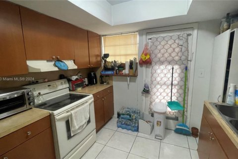 Condominio en venta en North Miami, Florida, 2 dormitorios, 116.13 m2 № 1867597 - foto 6