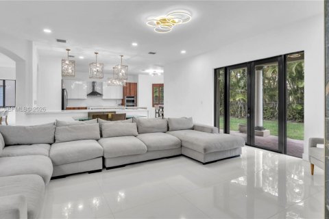 Casa en alquiler en Cutler Bay, Florida, 5 dormitorios, 438.22 m2 № 2032157 - foto 24