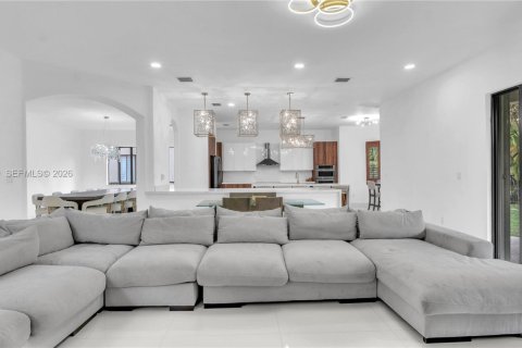Casa en alquiler en Cutler Bay, Florida, 5 dormitorios, 438.22 m2 № 2032157 - foto 25