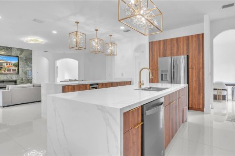 Casa en alquiler en Cutler Bay, Florida, 5 dormitorios, 438.22 m2 № 2032157 - foto 8