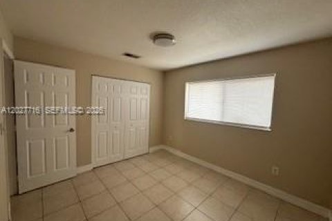 Condo in Hialeah, Florida, 2 bedrooms  № 2088311 - photo 6