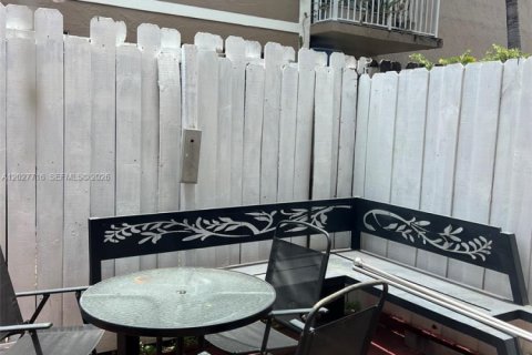 Condo in Hialeah, Florida, 2 bedrooms  № 2088311 - photo 26