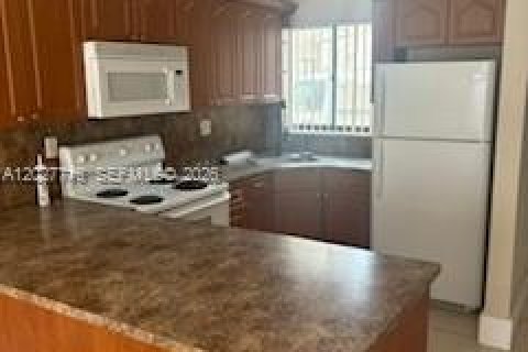 Condo in Hialeah, Florida, 2 bedrooms  № 2088311 - photo 27