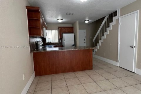 Condo in Hialeah, Florida, 2 bedrooms  № 2088311 - photo 19