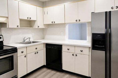 Condo in Lauderhill, Florida, 2 bedrooms № 2193296 - photo 6