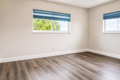 Condo in Lauderhill, Florida, 2 bedrooms № 2193296 - photo 9